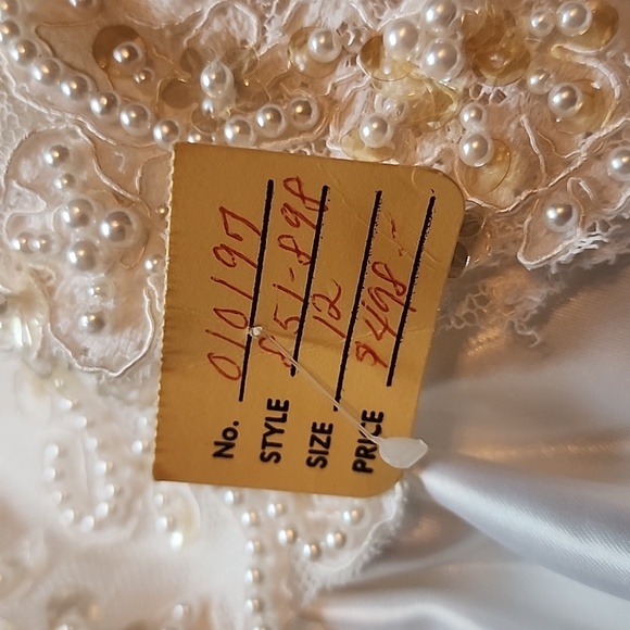 Vtg Victorian Wedding gown absolutely stunning with long train sold as is due to - Picture 12 of 13